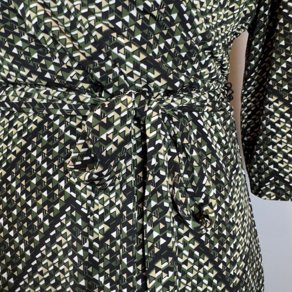 En Focus Studio Green Wrap Dress Plus Size 14 Graphic Print Slimming Office Work - Picture 9 of 13